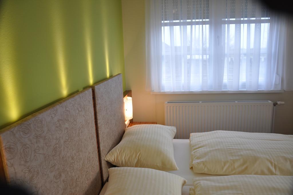Gasthof Zur Linde Sankt Andrä bei Frauenkirchen Quarto foto